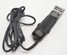 Oster Golden A5 Detachable Blade Clippers w/Size 4F Cryogen-X Blade and Guards