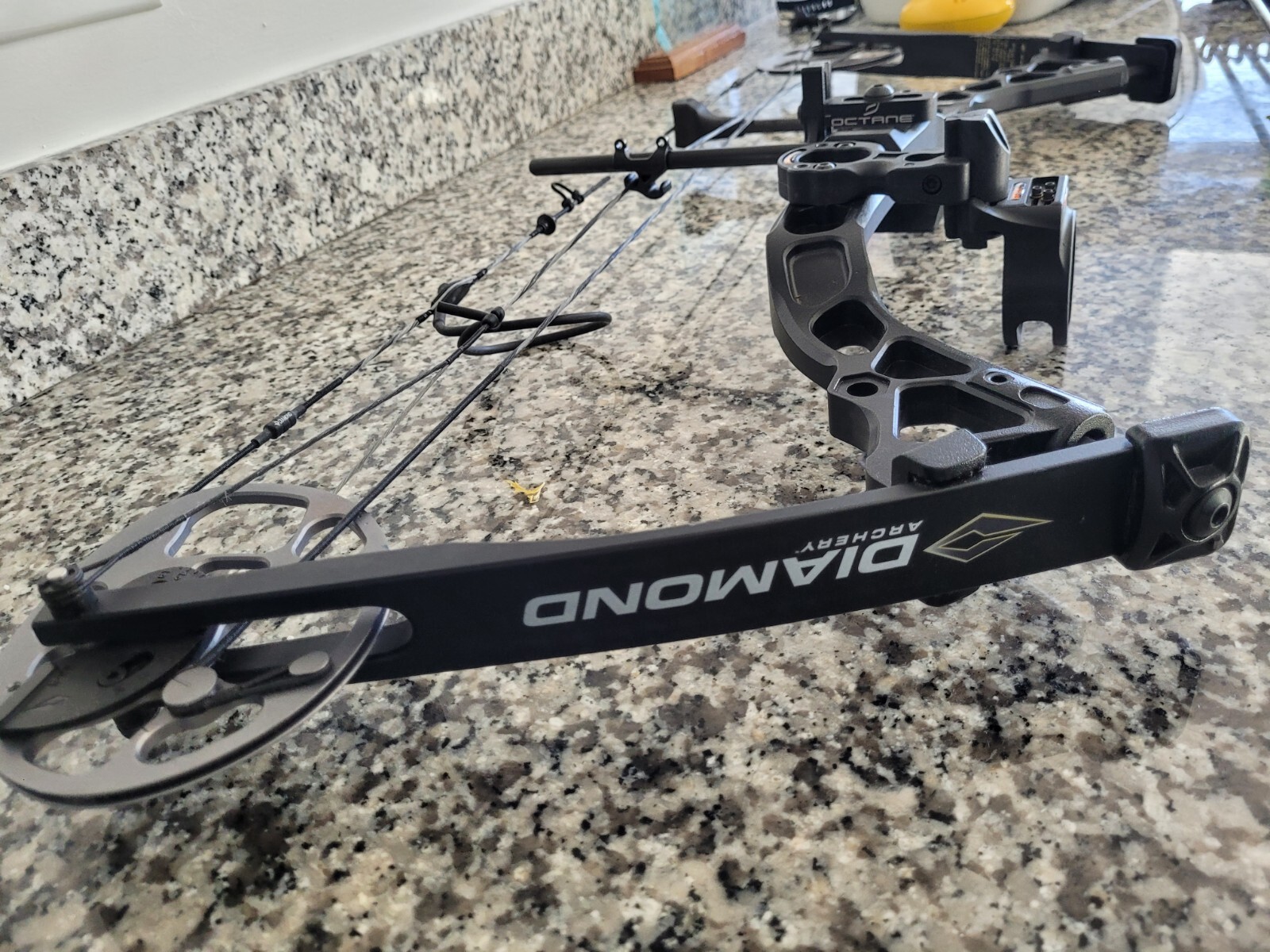 Diamond Archery A12710 Compound Bow Black 847019083446 eBay