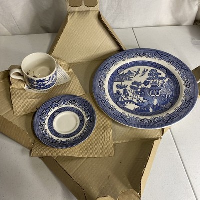 NEW! CHURCHILL Classic BLUE WILLOW 3 Piece Set: Dinner Plate Cup Saucer ENGLAND