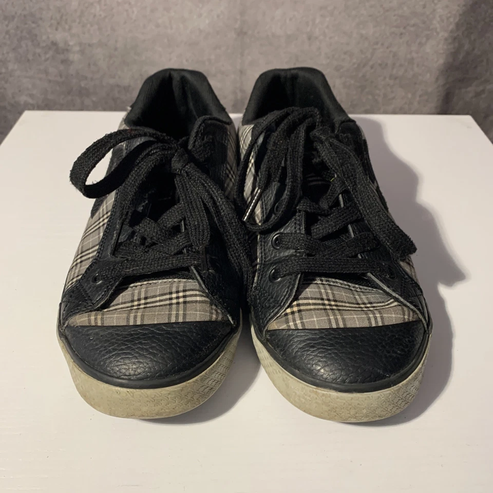 DC Womens 10 M Chelsea Low Top Skate Shoes Gray Black Skateboarding Canvas Sport - Image 2 of 4