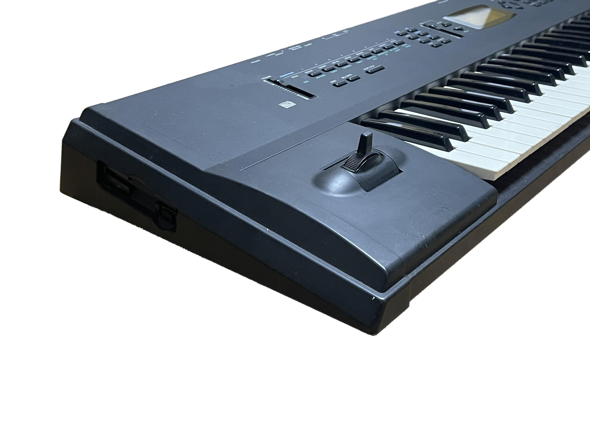 Korg X3 61-Key Music Workstation Synthesizer AI2 GM 16-Track