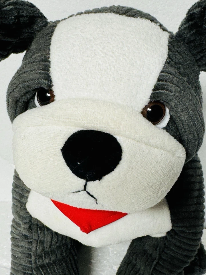 MINI Cooper Bulldog bicho de pelúcia cinza branco vermelho bandana 10” 80452465960 - Imagem 2 de 4