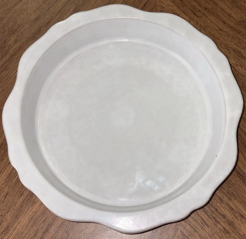 Hearth and Hand Magnolia Stoneware Pie Dish Cream Scalloped Edges 10” X 1” 5/8”