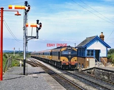 PHOTO  IRISH RAILWAY - CIE LOCO NO  057 ROSSLARE STRAND 28.05.1989