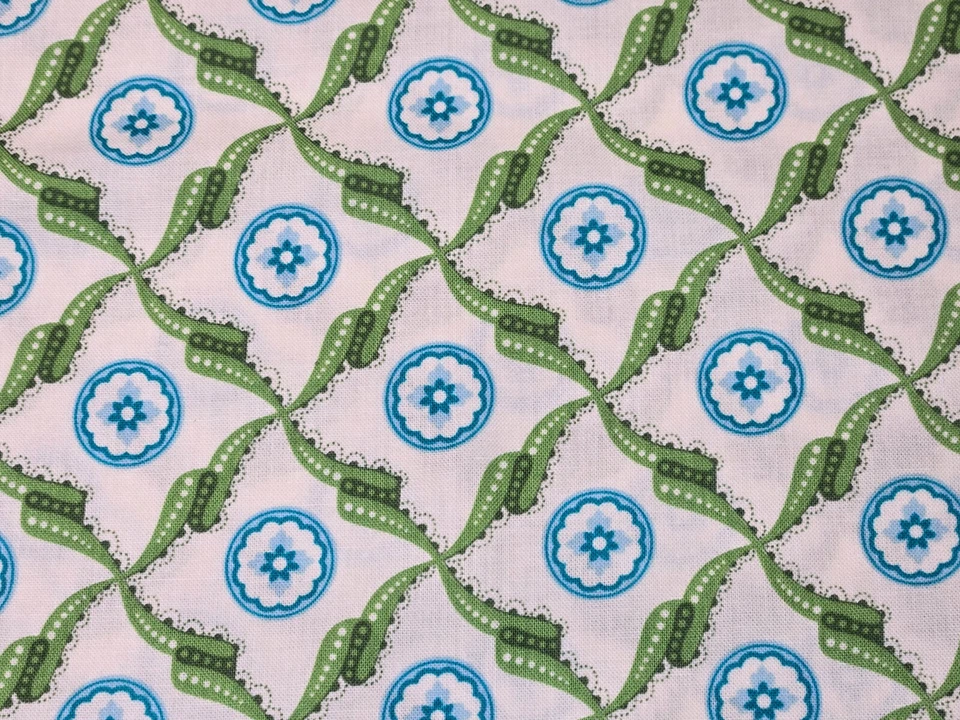 ISABELLE, синий цветочный медальон, Анна Гриффин Windham хлопчатобумажная ткань FAT QUARTER - Изображение 2 из 4