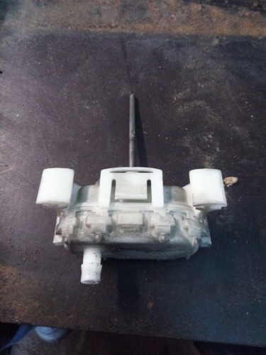 Audi A8 D2 Original Stellmotor Tankdeckel 4D0862153