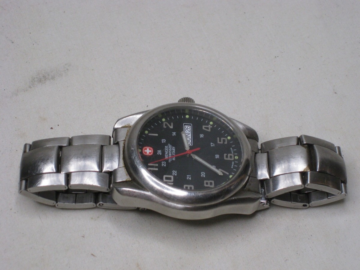 pre-owned WENGER SWISS MILITARY wristwatch date time watch 100M