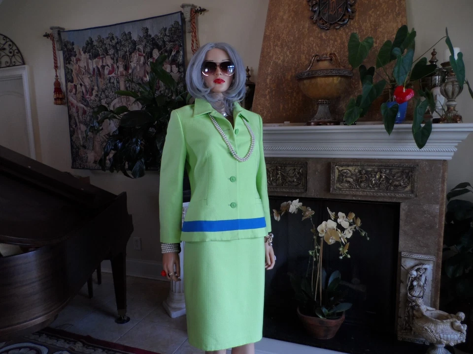 VERSUS by Versace Green-Blue Textured Skirt Suit Size IT 32/46 US 10 - Image 2 of 4
