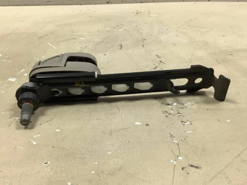 Ajustador de altura del cinturón de seguridad trasero izquierdo Dodge Grand Caravan 2011 2013 de fábrica Foto 2 de 4