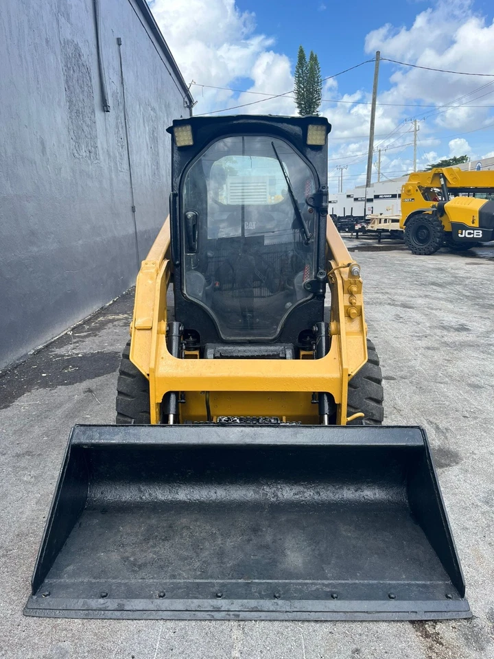 Minicargadora Caterpillar 226D 2015 cabina cerrada Foto 4 de 4