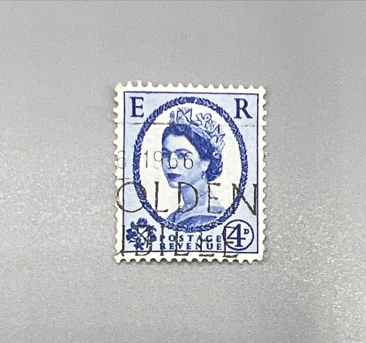 GB 1966 QEII 4D ULTRAMARINE BLUE MULTIPLE CROWNS STAMP