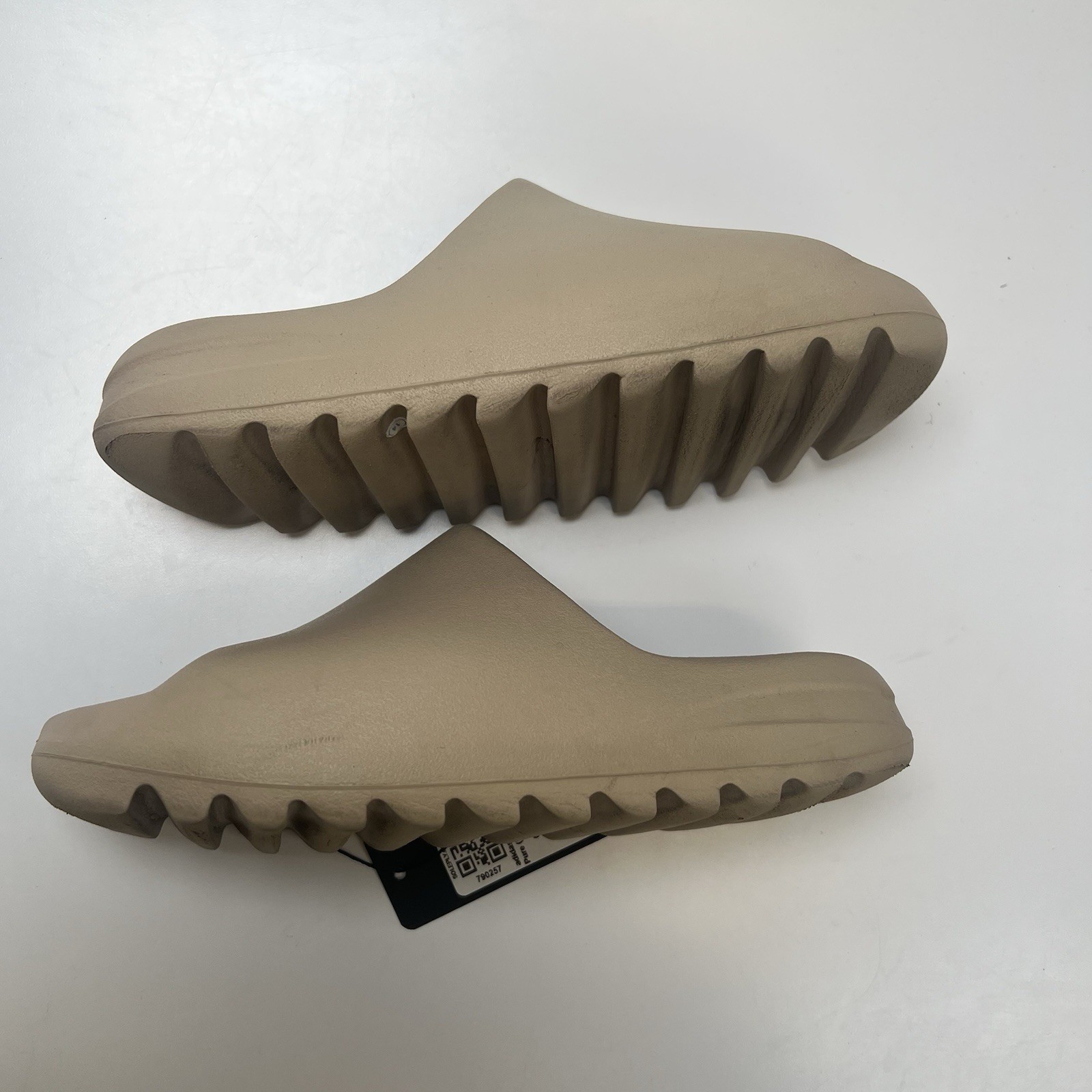 Sz 7- Adidas Yeezy Slide Pure thumbnail 2