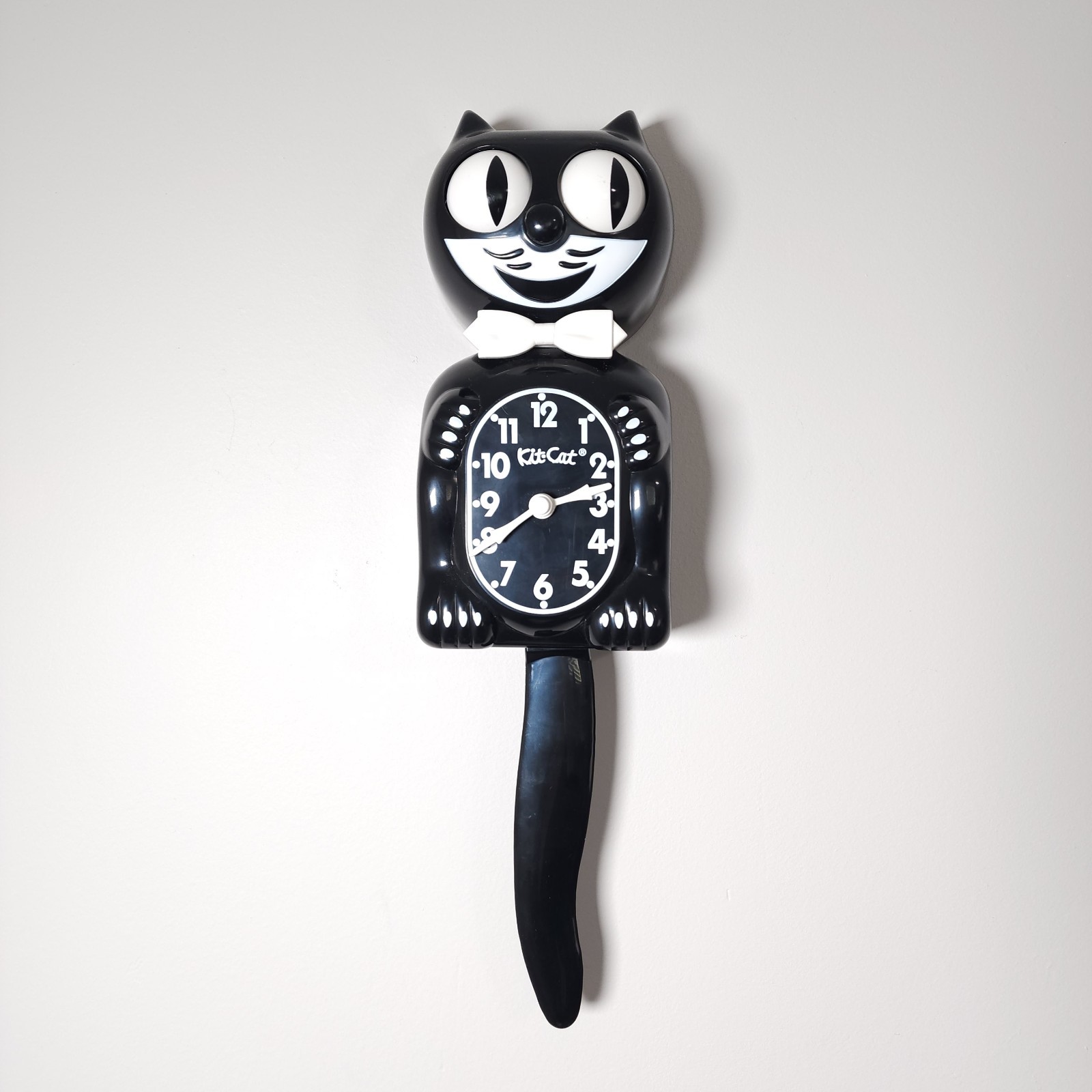 Kit-Cat Klock Model B2 Black Cat Wall Clock Moving Eyes & Tail USA Works Great