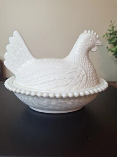 Vtg WHITE Indiana Milk Glass Chicken Hen Nest Covered Dish Trinket Candy Dish