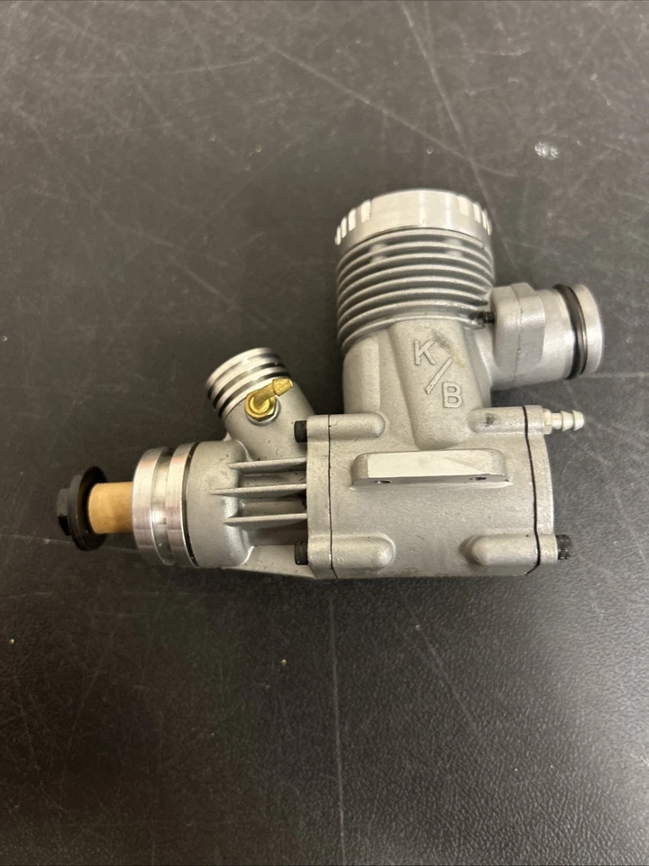 K&B 4.9 cc New. model airplane engine M12 - Image 2 of 4