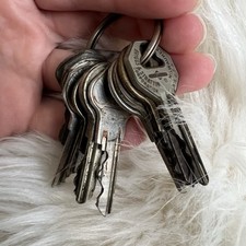 Vintage Lot of 12 Automobile Car Keys Studeba...
