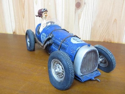 Guillermo Forchino Figur blau Rennwagen / Bz