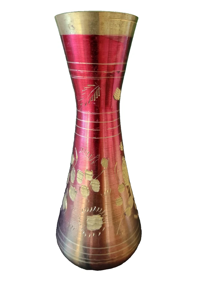 Jarrón vintage de latón de 5,5" tallado a mano rojo y dorado "hermoso" Foto 3 de 4