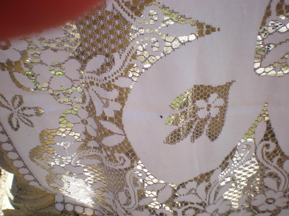 une nappe vintage des années 1980 en dentelle dimentions 260x150cm - Photo 3/3