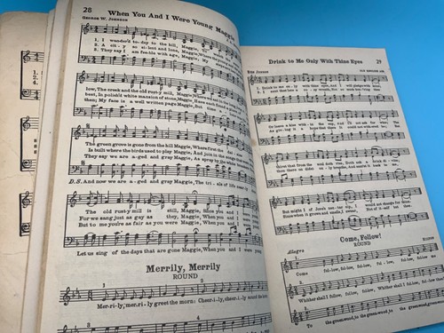 Sing Sociability Songs & It's Easy to Play Hymns Books, Vtg Paperbacks, Music - Picture 10 of 12