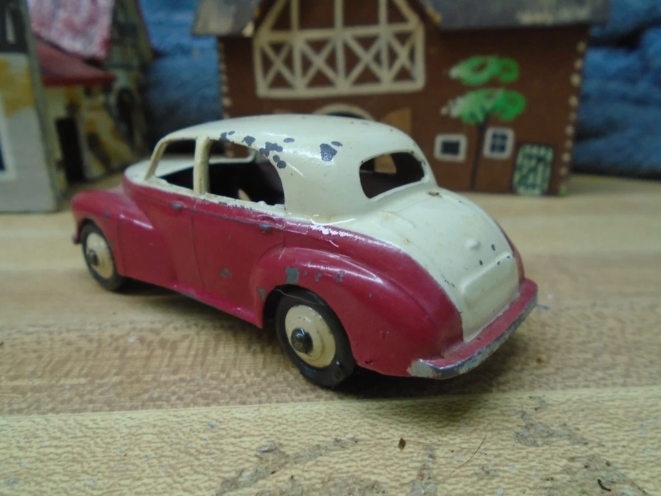 VINTAGE RARE TWO TONE MORRIS OXFORD DINKY TOYS - Image 3 of 4