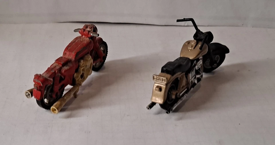 A375. MAJORETTE FRANCE-LOTTO 2 MOTO ANNI ’70, HARLEY DAVIDSON e altra  1/35-1/40 - Immagine 4 di 4