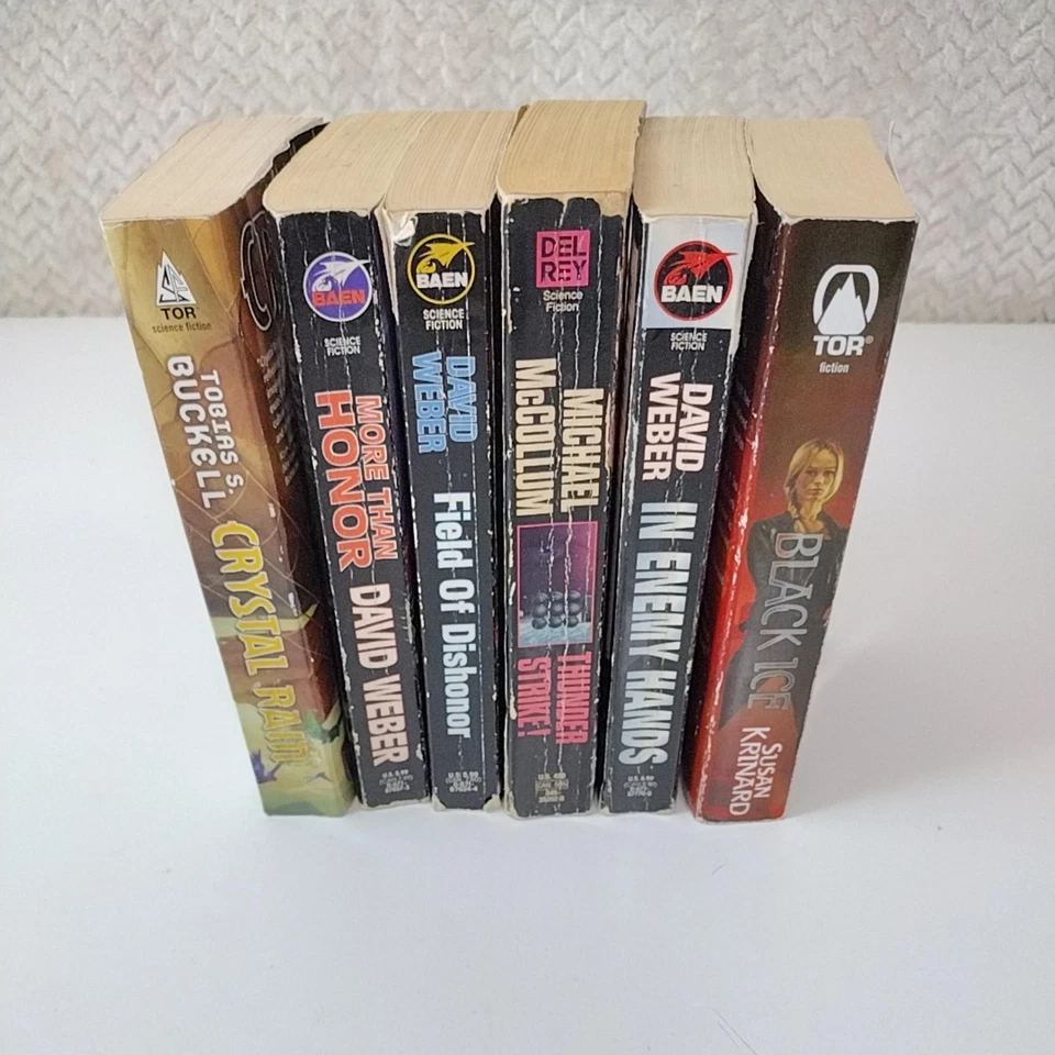 Lot 6 Sci-Fi Fantasy Paperbacks David Weber Honor Harrington Baen Tor Del Rey - Image 3 of 4
