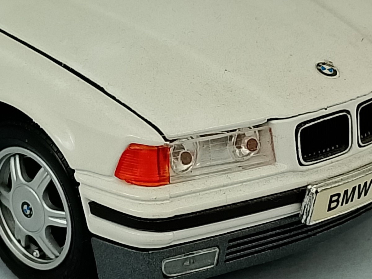BMW 325i Convertible 1993 - Maisto 1:18