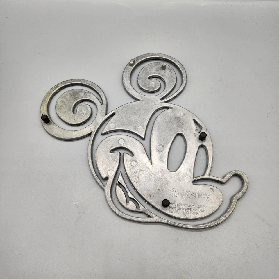 Disney Mickey Mouse Cabeza Metal Trivet Plato Caliente Cocina Decoración Metal Fundido Soporte Foto 2 de 4