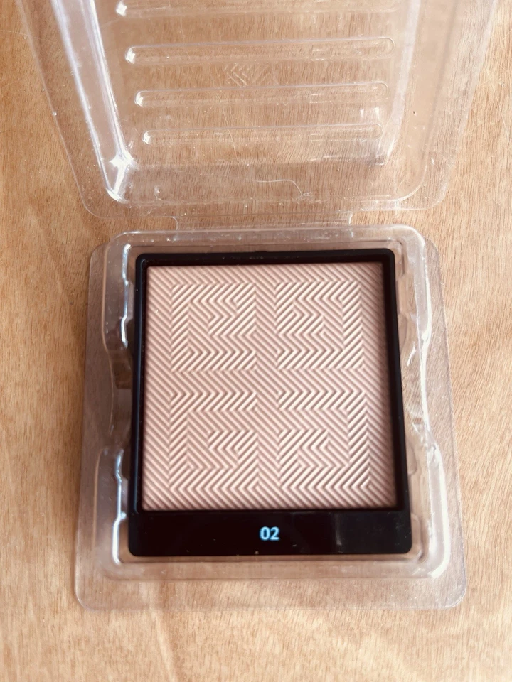 Givenchy Healthy Glow Powder Shade 02 тестер бронзер - Изображение 3 из 4
