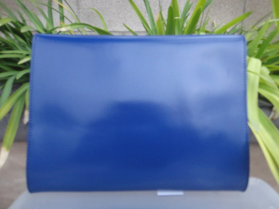 Bolso sin asas Opening Ceremony Nokki azul cobalto cuero liso, precio de venta sugerido por el fabricante $325 nuevo con etiquetas Foto 3 de 4