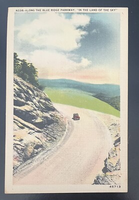 U.S-ALONG THE BLUE RIDGE PARKWAY  IN THE LND OF THE SKY -POST CARD-UNUSED-J818