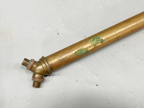 ANTIQUE BRASS PUMP SPRAYER WOOD HANDLE GARDEN WATER ROSE SYRINGE - Picture 2 of 9