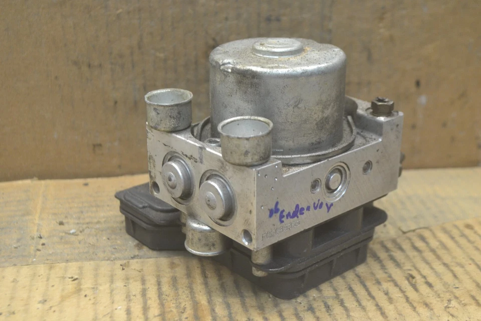 Módulo de control de bomba ABS 2004-2007 Mitsubishi Endeavor OEM MR569715 189-22E4 Foto 4 de 4