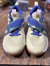 Nike Kids' Team Hustle D 11 SE "Luminous Green" basketball shoes