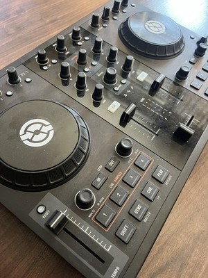 Native Instruments Traktor Kontrol S2 2-Deck-Controller 2-Kanal Mixer Effekte 