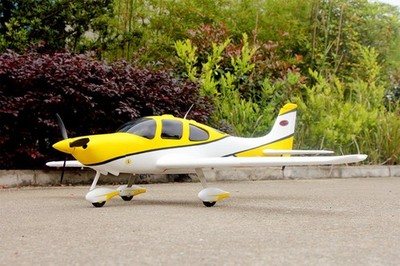 Dynam Cirrus SR 22 EPO 1400mm gelb PNP Brushless Scale RC Modellbau