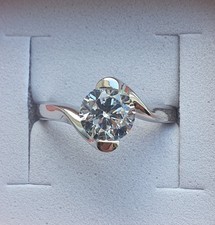 Sterling Silver Cubic Zirconia Solitaire Style Ring. - Size N