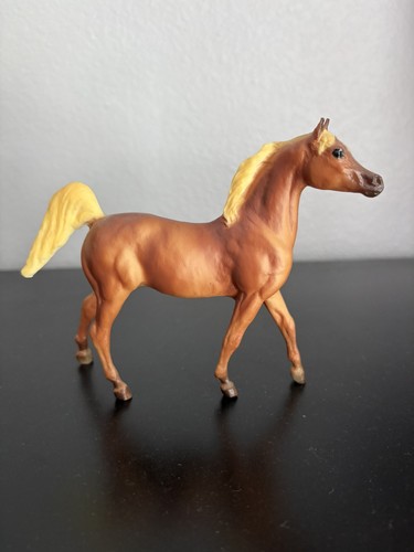 Breyer Horse Figurine Arabian Palomino Paddock Pals Classic Chestnut PR422