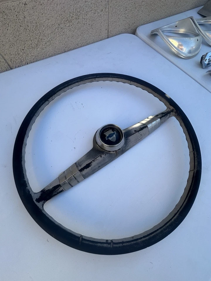1951-1952 Chevrolet Deluxe Styleline/Fleetline STEERING WHEEL WITH HORN BUTTON - Image 2 of 4