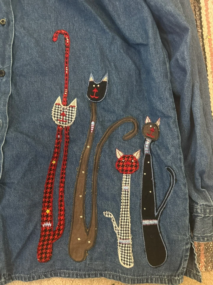 Camisa vaquera boho Bobbie Brooks XL para dama con apliques de gato y cuello bordado Foto 4 de 4
