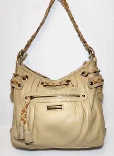 ISABELLA FIORE ZEN JARDÍN FLORAL BORDADO CUERO BANDOLERA CONJUNTO $744 - Imagen 10 de 22