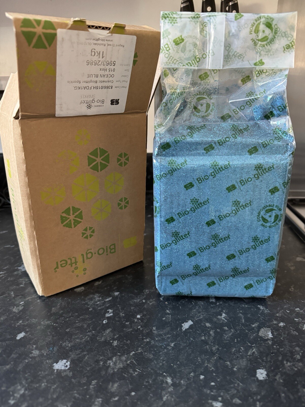 Brillo biodegradable 1kg azul océano 015 hexagonal