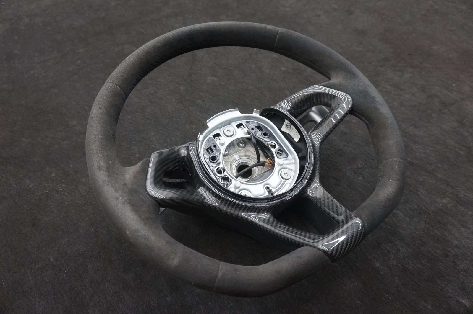 Front Steering Wheel Carbon Fiber Alcantara OEM 11N3337CP McLaren 650s 2015