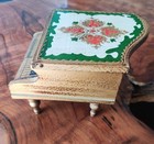 Vtg Gold Tone Wood Hand Painted Piano Jewelry/Music Box Japan Phil Papel  — photo 3