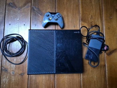 Xbox One Original Konsole mit Limited Edition COD Advance Warfare Controller 