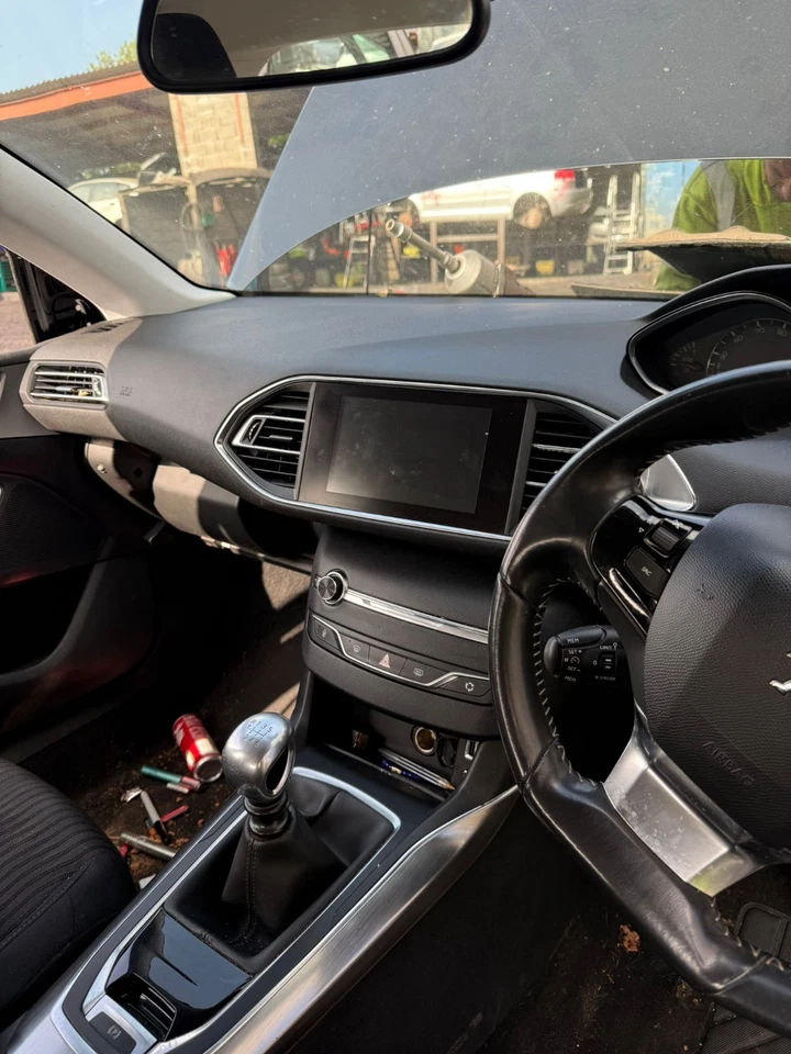 PEUGEOT 308 HATCHBACK 5 PUERTAS E-HDI ACTIVE MK2 (T9) 2014 NEGRO *ROTURA* Piezas coche Foto 4 de 4