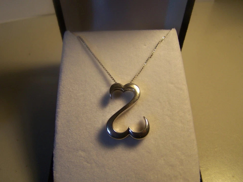 COLLAR KAY JEWELERS JANE SEYMOUR DOBLE CORAZÓN ABIERTO Y PENDIENTES COLGANTES A JUEGO Foto 4 de 4