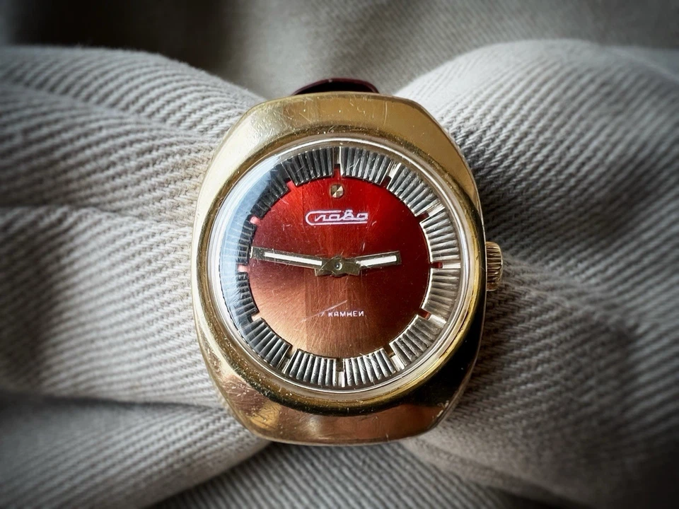 Reloj para mujer Slava AU5 1983 vintage chapado en oro, reparado, correa de cuero nueva Foto 2 de 4