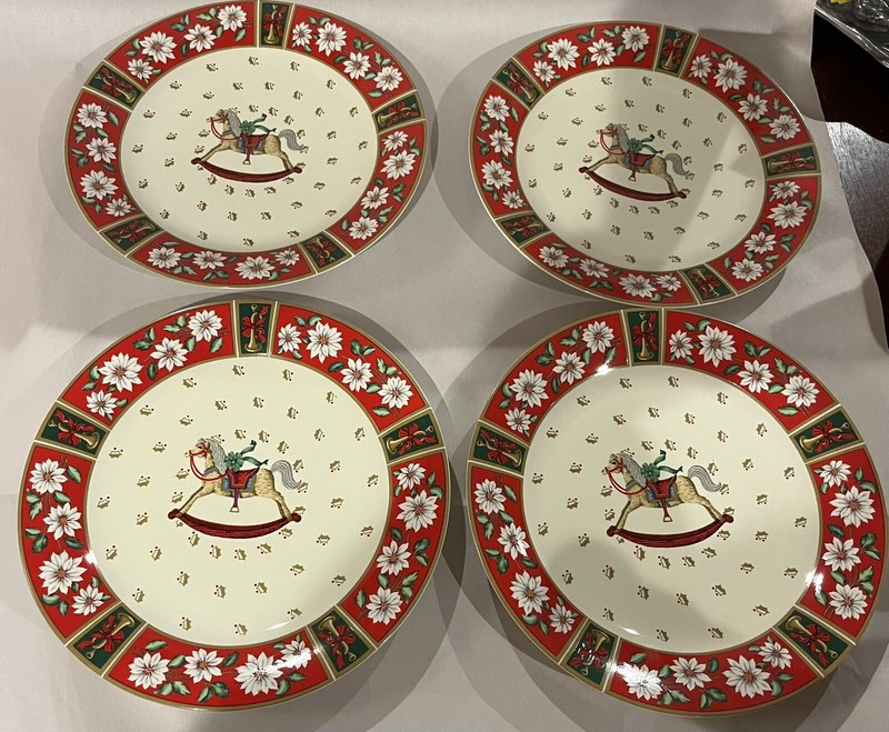 Kobe China - CHARLTON HALL Christmas Set Of 4 Salad Plates